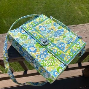 Vera Bradley purse - like new!  Removable long/cross body strap and short handle